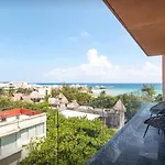 1Br 1Ba In Singular Joy, Best Location In Town