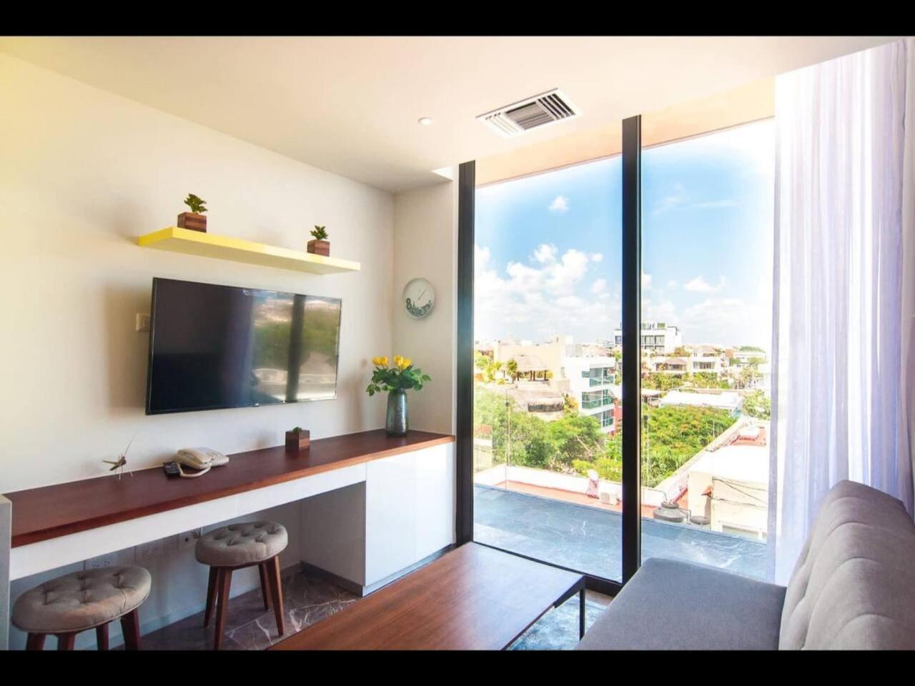 Apartamento 1br 1ba In Singular Joy, Location In Town *
