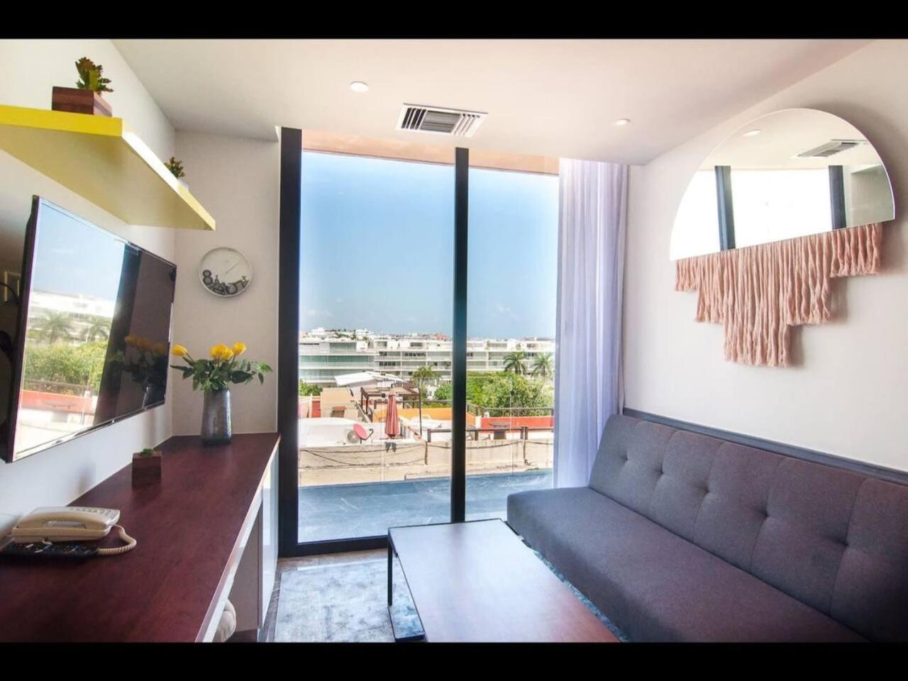 Apartamento 1br 1ba In Singular Joy, Location In Town