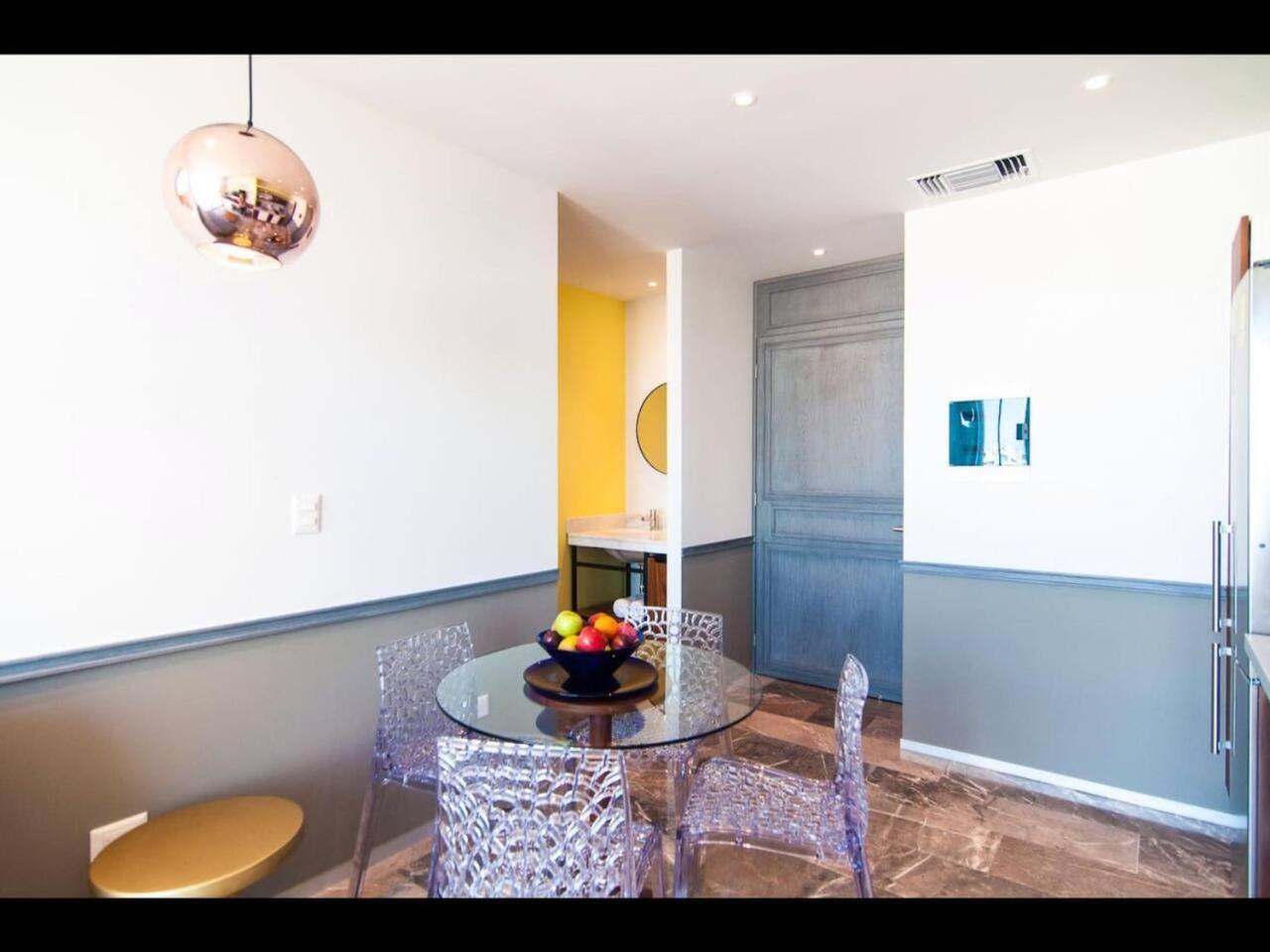 Apartamento 1br 1ba In Singular Joy, Location In Town *