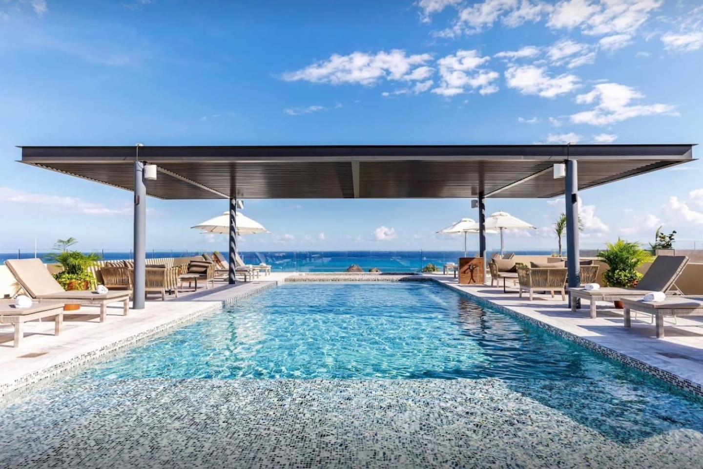 1br 1ba In Singular Joy, Location In Town Apartamento Playa del Carmen