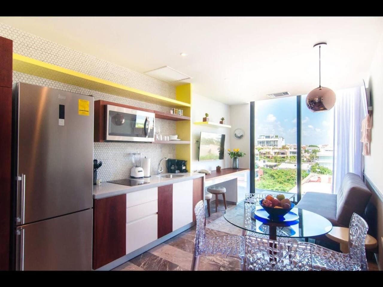 1br 1ba In Singular Joy, Location In Town Apartamento