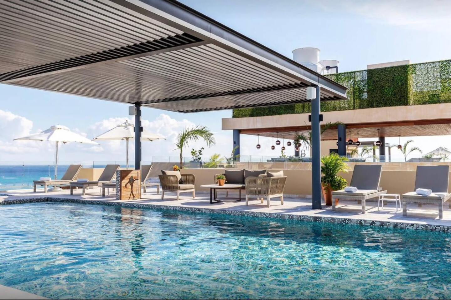 1br 1ba In Singular Joy, Location In Town Apartamento *